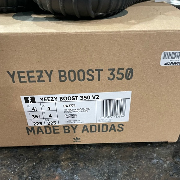 Yeezy 350 Boost V2 Moon Rock - Picture 6 of 11